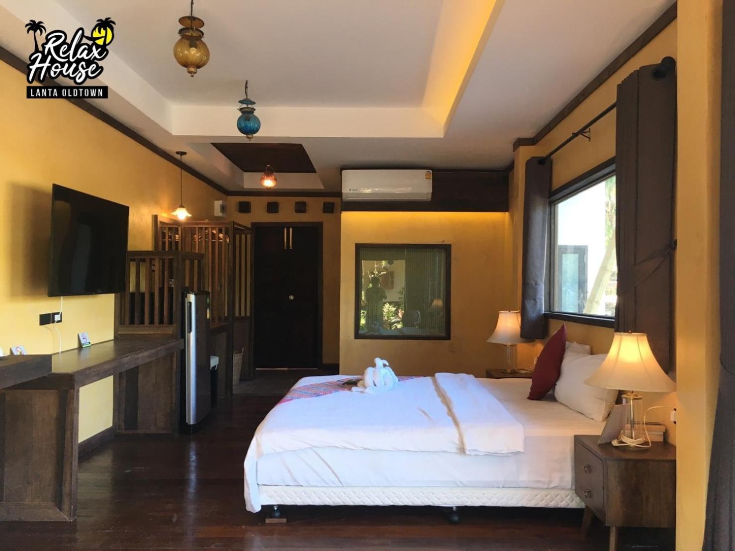 Hotel Relax House Lanta Old Town à Ko Lanta Extérieur photo